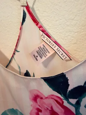 Victoria's Secret floral camy top, spaghetti straps, satin, sz M thumbnail 3