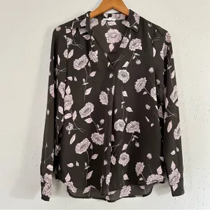 🦋 Maurices Grey Pink Floral V-Neck Long Sleeve Blouse Small thumbnail 2