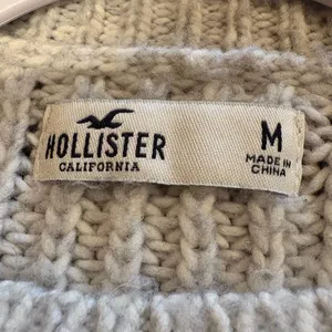 Hollister Light Gray Crew Neck cropped Sweater long sleeve women’s M thumbnail 4
