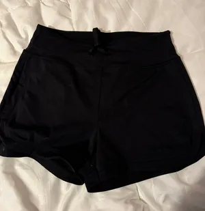 Zyia black shorts thumbnail 1
