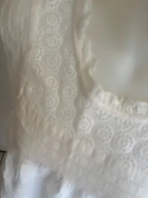 XL Old Navy Creme De La Creme Ruffled Lace-Trim Sleeveless Blouse. thumbnail 2