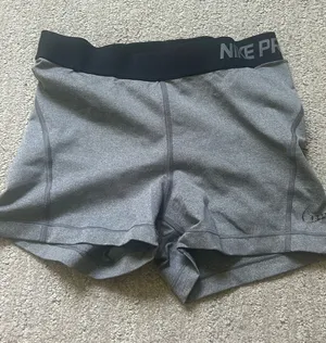Nike pros grey thumbnail 1