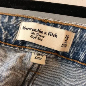 Abercrombie & Fitch Womens Curve Love The Skinny High Rise Jeans 26/2R thumbnail 3