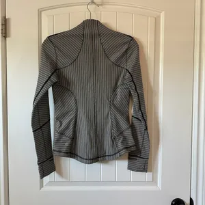 Lululemon Forme Jacket II Pine Stripe Size 6‎ thumbnail 5