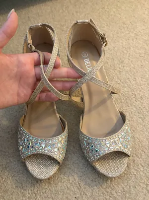 Gold Embellished Open thumbnail 1