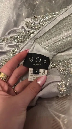 Silver prom dress Size 0 thumbnail 4