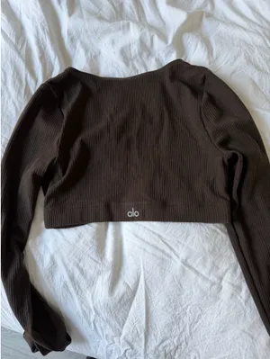 Alo Yoga Long Sleeve Crop thumbnail 4