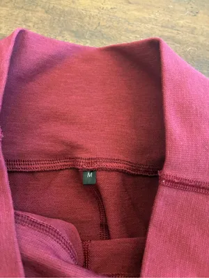 Alphalete Leggings Women’s Medium Red Burgundy Full Length Athletic Mild Pilling thumbnail 2