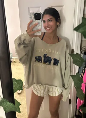 Brandy Melville Sweatshirt thumbnail 3