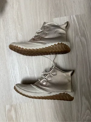 Sorel Women's Out N About Plus Boots (Metallic) thumbnail 3