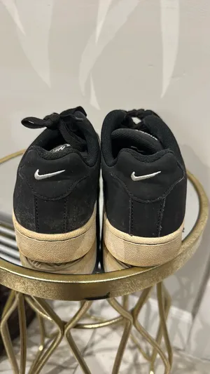 Nike Sneakers thumbnail 2
