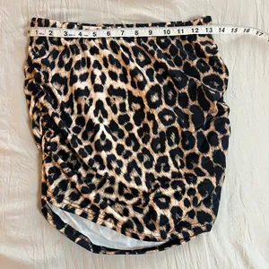 Women Leopard Print Halter Top‎ and Skirt Set Size M thumbnail 3
