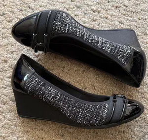 IMPO Women's Black Patent Dress Shoes with Silver Accents Size 9 thumbnail 1