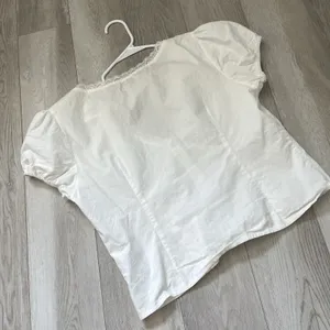 Edikted Crop Top v neck lace trim womens White medium coquette girl cottagecore thumbnail 4