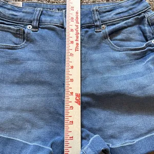 American Eagle Women's Jean Mom Shorts 4 Light Blue Denim Stretch Rolled Cuff thumbnail 8