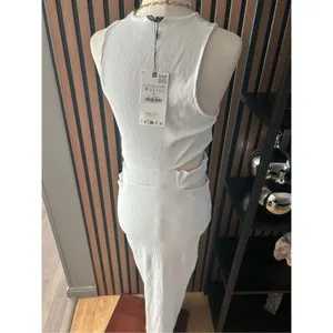 Zara Long Fitted Dress With Cut-Out Detail White Size M thumbnail 6