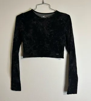 Hollister Cropped Baby Tee Long Sleeve thumbnail 1