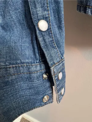 BDG Women’s XS Denim Western Pearl Snap Shirt 100% Cotton thumbnail 6