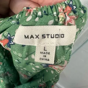 Max Studio Top Green Floral Women's Elastic Shoulder Top Size Large EUC thumbnail 6