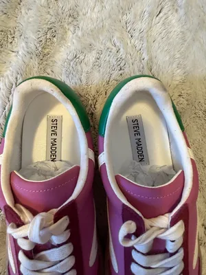 Steve Madden Pink & Magenta Low-Top Sneakers with White Accent. Green back. thumbnail 2