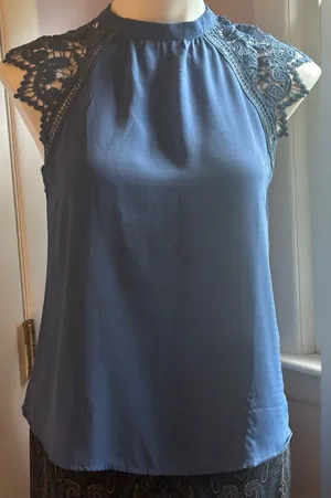 E & M Mock Neck Lace-Shoulder Camisole - Slate Blue Cut Out Back Sz 6 thumbnail 1
