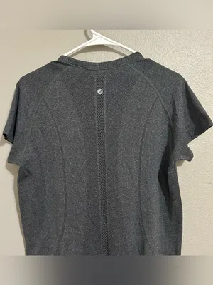 Lululemon Swiftly Tech Gray Crewneck Short Sleeve Athletic Shirt Women’s Size 12 thumbnail 7