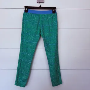 Nike Pro Women’s Medium Cropped Green Leggings Pants thumbnail 4