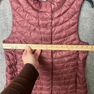 Athleta Woman Small Quilted Sleeveless Puffer‎ Vest Burgundy thumbnail 5