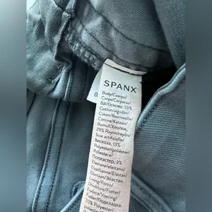Spanx 20318R Stretch Twill Shorts S thumbnail 5