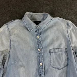 J.Crew Womens‎ Light Wash Chambray Denim Button Down Shirt Size 4 Long Sleeve thumbnail 9