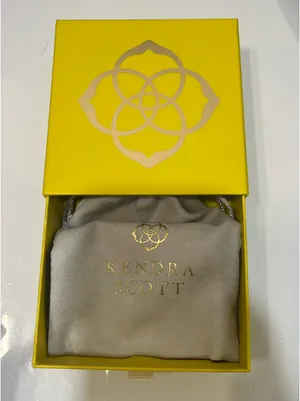 Silver Kendra Scott Necklace thumbnail 3