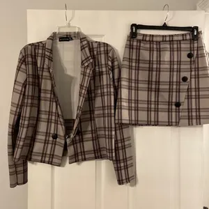 Pretty Little Things US size 8 two pieces skirt and jacket see measurements thumbnail 1