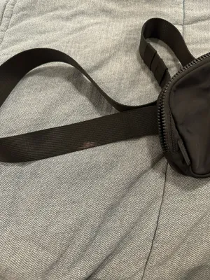 Black Lululemon Belt Everywhere Bag 1L thumbnail 4
