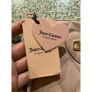 Juicy Couture Dusty Blush Quilted Diamond Faux Leather Wristlet NWT thumbnail 6