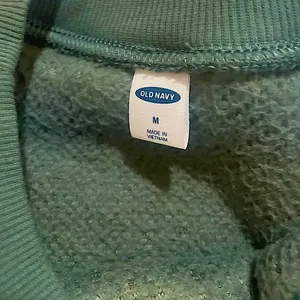 old navy solid green crewneck fuzzy soft sherpa long sleeve pullover sweatshirt thumbnail 2