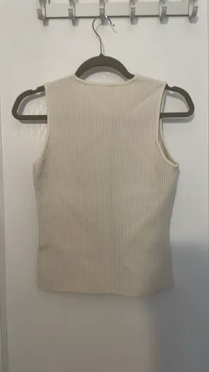 White Sweater Tank Size M thumbnail 3