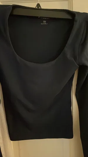 Hollister Square Neck thumbnail 2