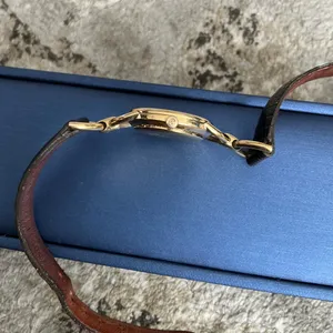 Women’s GUCCI lovely wrist watch❤️💛🖤 thumbnail 8