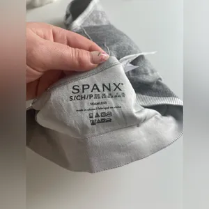 SPANX Seamless Sculpt Cloudy Grey High Scoop NWT Neck Crossback Sports B… thumbnail 8