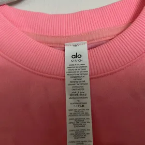 ALO Accolade Crew Neck Pullover Neon Bubblegum S thumbnail 7