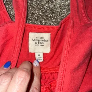 Abercrombie‎ & Fitch Babydoll Tank Top Womens Medium Red Excellent Tie Front Tie thumbnail 2