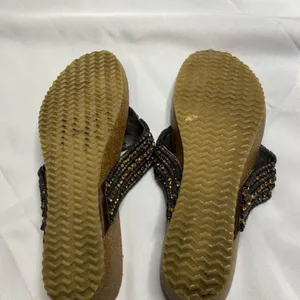 J. Renee size 10m beaded wedge sandals. Great for casual or dressy! thumbnail 6