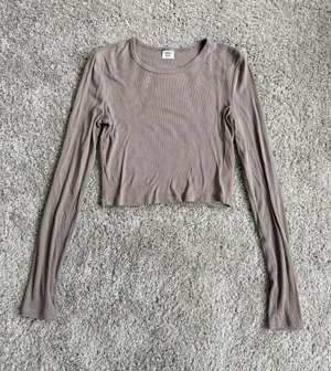 Aritzia Sunday Best Ribbed Long Sleeve Crop thumbnail 1