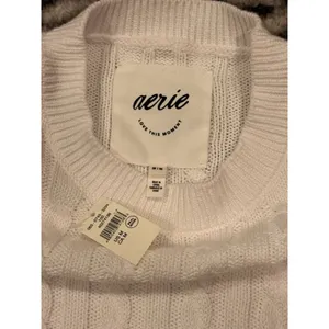 New Aerie women's medium white knit cropped crew neck sweater MSRP $60 thumbnail 2