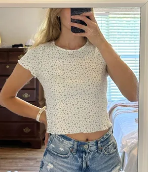 American Eagle Short Sleeve Crop Top thumbnail 1