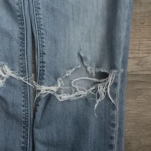 Old Navy Mid Rise Boyfriend Jeans thumbnail 3