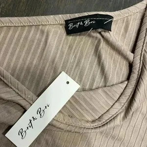 Brit & Bri‎ Tan Ribbed One Shoulder Crop Top Beige Rib Knit Sleeveless Shirt thumbnail 3