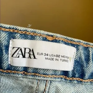 Zara Light Wash High Rise Skinny Distressed Jeans‎ relaxed size 2 thumbnail 10