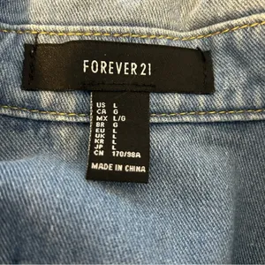 Forever 21 Denim Jean‎ Jacket Floral Embroidered Frayed Hem Oversized thumbnail 7