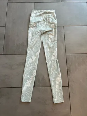 Lululemon Swift Speed High-Rise Tight 28 | Reverberate Chevron Silver Blue White thumbnail 3